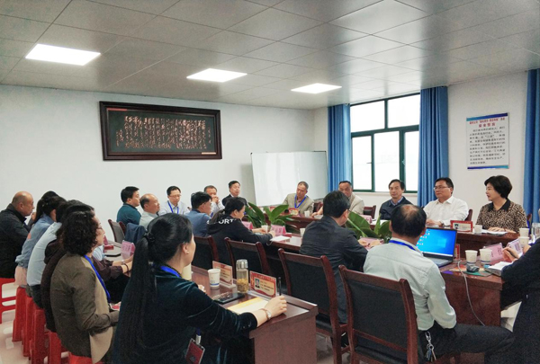 市人大代表到建材公司調(diào)研 市人大代表到建材公司調(diào)研