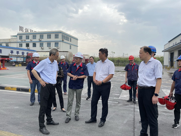 省生態(tài)環(huán)境廳副廳長(zhǎng)到建材公司調(diào)研