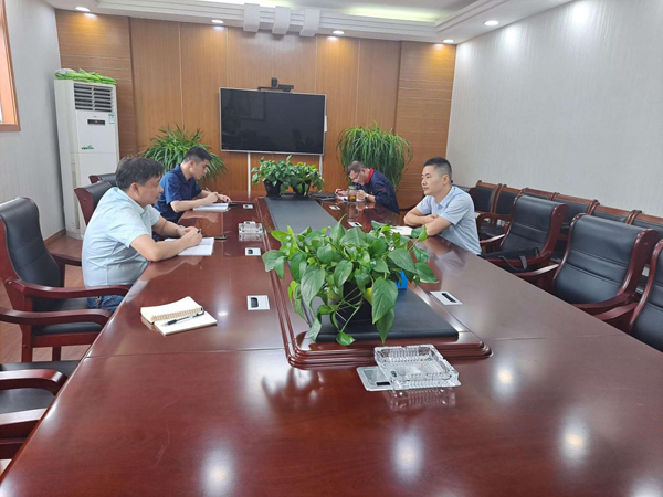 銅官區(qū)團(tuán)委書記到公司開展“四送一服”調(diào)研 銅官區(qū)團(tuán)委書記到公司開展“四送一服”調(diào)研